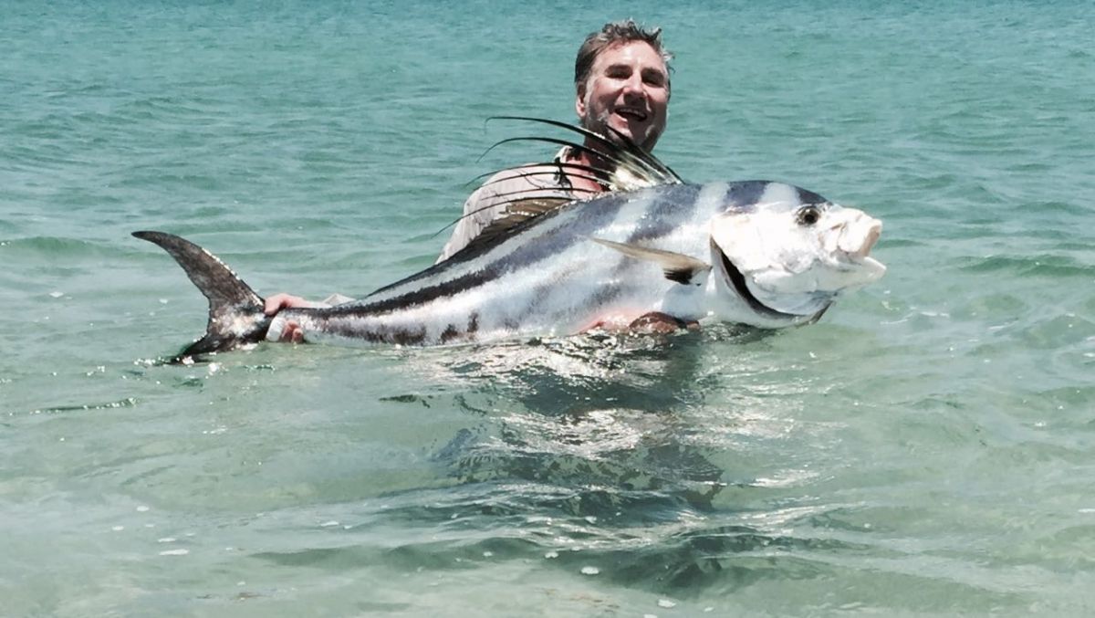 Beach fishing action — Baja